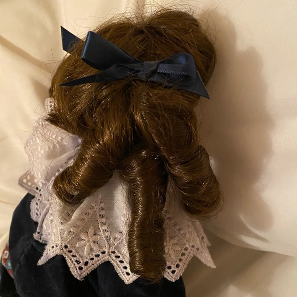 Bundle of 2 Vintage Brinn’s Porcelain Dolls - Picture 12 of 16